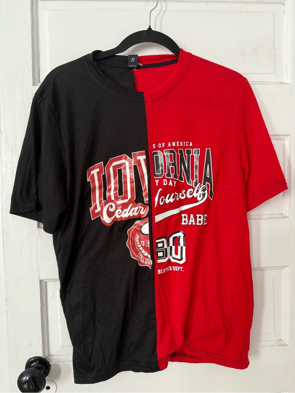 ROMWE Kids Split-Panel Graphic Tee - Black & Red